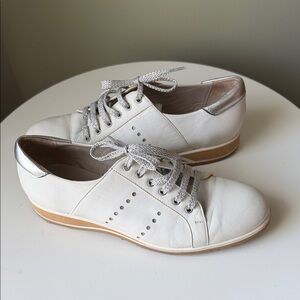 Fratelli Rosana Milano 1921 Italian Leather lace-up sneaker insole 9.75” Read